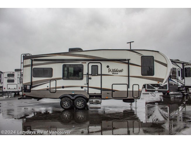 Used 2016 Forest River WILDCATT M-282RKX available in Woodland, Washington