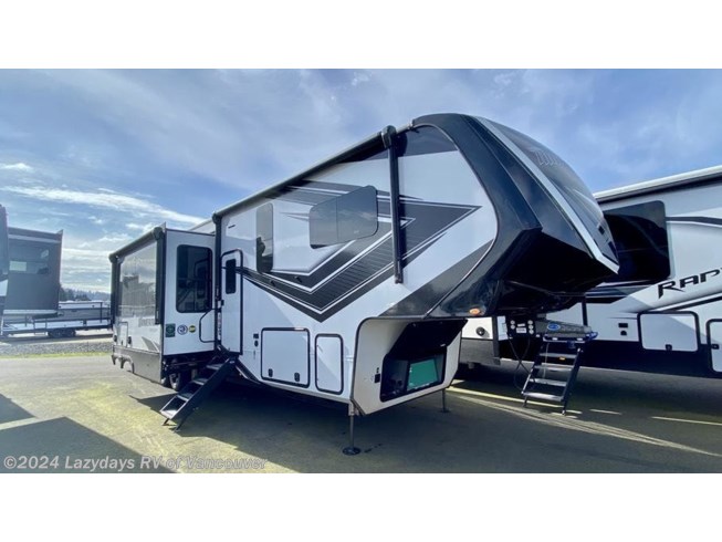 New 2022 Grand Design Momentum 397THS available in Woodland, Washington