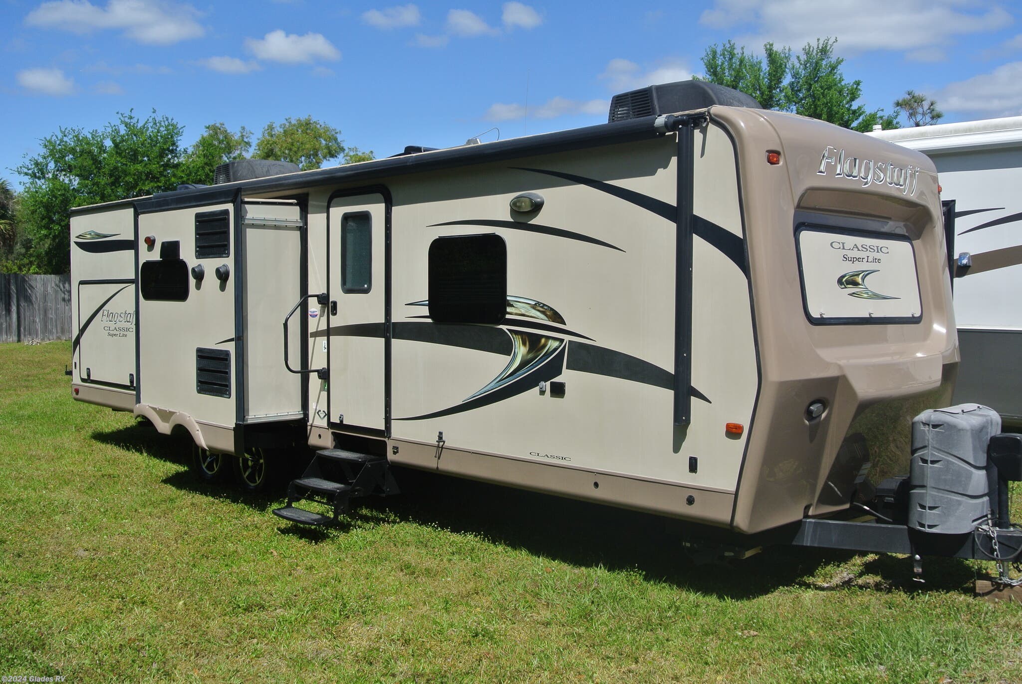 2016 Forest River Flagstaff Classic Super Lite 829IKRBS RV for Sale in Fort Myers, FL 33912 2016 Forest River Flagstaff Classic Super Lite