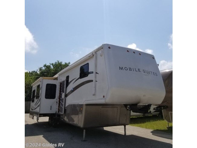 2005 Mobile Suites 36TK3 by DRV from Glades RV in Fort Myers, Florida