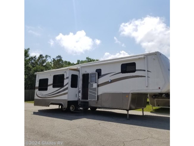 2005 DRV Mobile Suites 36TK3 - Used Fifth Wheel For Sale by Glades RV in Fort Myers, Florida features Air Conditioning, Medicine Cabinet, Stove Top Burner, Smoke Detector, Power Awning