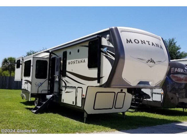 Used 2018 Keystone Montana 3791RD available in Fort Myers, Florida