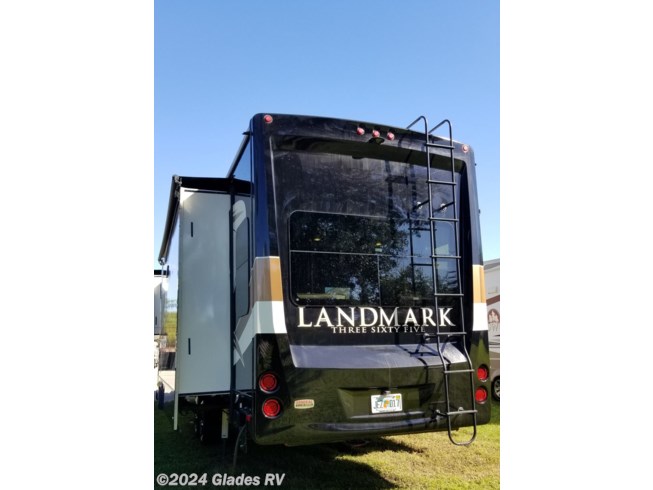 2018 Landmark LM Newport by Heartland from Glades RV in Fort Myers, Florida