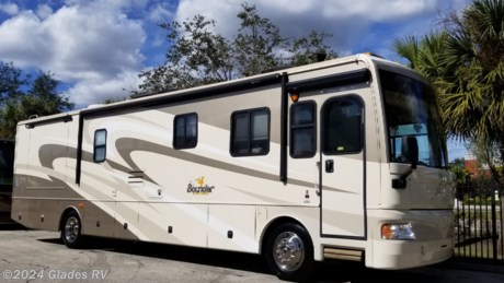 &lt;p&gt;Beautiful Well Kept 2008 Fleetwood Bounder 38V&lt;/p&gt;
&lt;p&gt;325 HP Cummins - Full Wall Slide Floor Plan - Slide Out in Bedroom&amp;nbsp;&lt;/p&gt;
&lt;p&gt;Beautiful Plank Flooring - Super Large Bedroom - Plumbed for&amp;nbsp;Washer/Dryer Combo - Decorated With Coastal Contemporary&amp;nbsp;Accents - Feels Like You&#39;re in a Small Beach Cottage&amp;nbsp;&lt;/p&gt;
&lt;p&gt;&amp;nbsp;&lt;/p&gt;