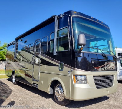 &lt;p&gt;WHAT A GREAT WAY TO BE ROUGHING IT SMOOTHLY...&lt;/p&gt;
&lt;p&gt;LESS THAN 33&#39; WITH ALL THE AMENITIES OF A MUCH LARGER COACH!&lt;/p&gt;
&lt;p&gt;FULL BODY PAINT, 50 AMP POWER CORD, SIDE AND REAR CAMERA SYSTEM, 2019 TIRES, POWER PATIO AWNING WITH NEW SUNBRELLA MATERIAL,&amp;nbsp; DUAL DUCTED AIRS, POWER FRONT SUN VISORS, CENTRAL VACUUM SYSTEM, SOLID HARDWOOD CABINETRY AND MUCH MORE...&lt;/p&gt;