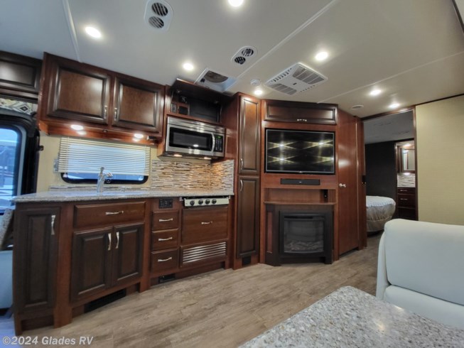 2017 Pace Arrow 36U by Fleetwood from Glades RV in Fort Myers, Florida