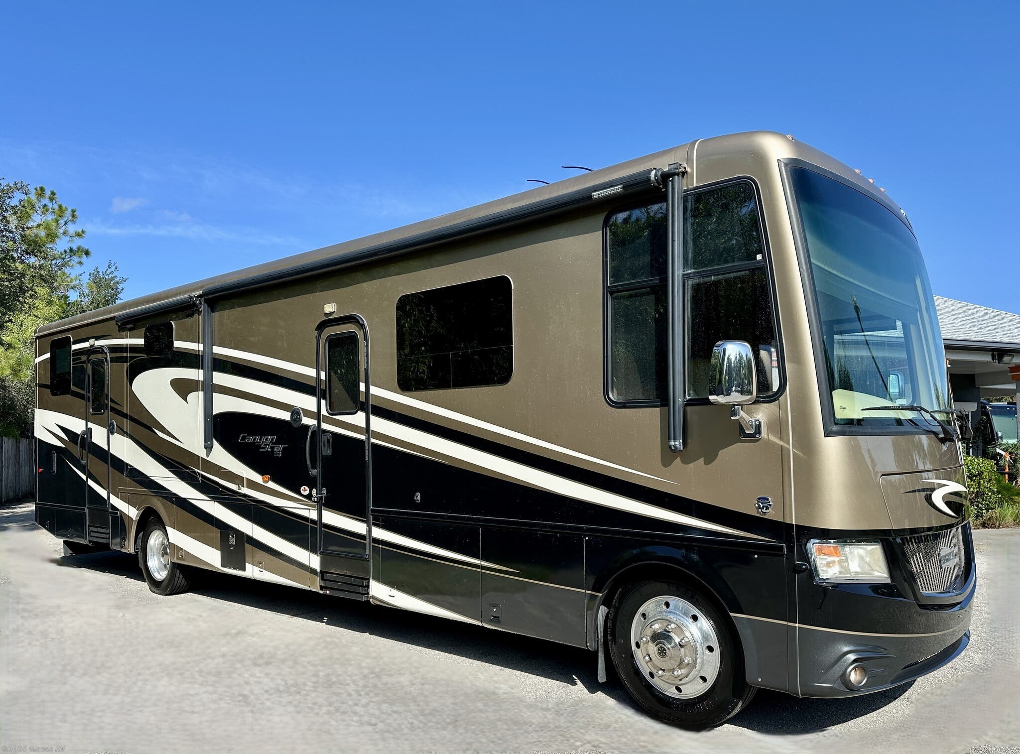 2015 Newmar Canyon Star 3921