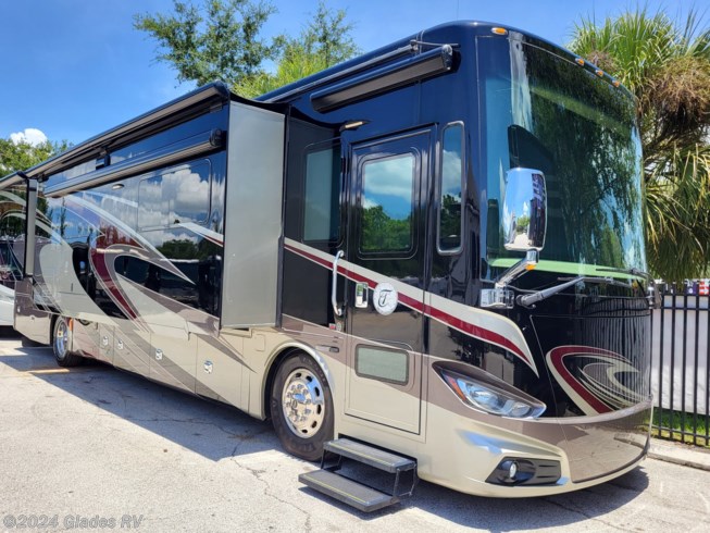 2015 Tiffin Phaeton 40 AH - Used Diesel Pusher For Sale by Glades RV in Fort Myers, Florida