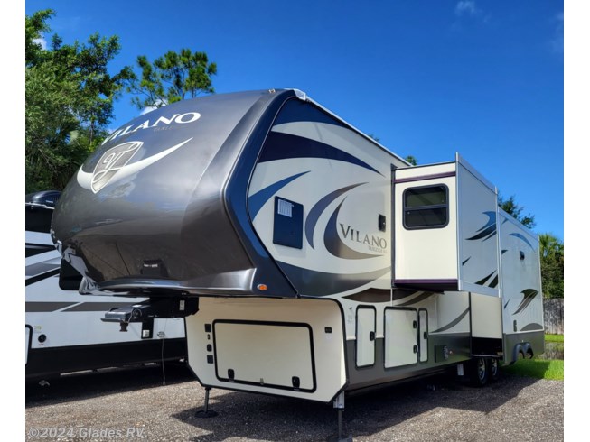2018 Vanleigh Vilano 369 FB - Used Fifth Wheel For Sale by Glades RV in Fort Myers, Florida features Power Awning, Solid Surface Countertops, Theater Seating, Bath & 1/2, Queen Mattress