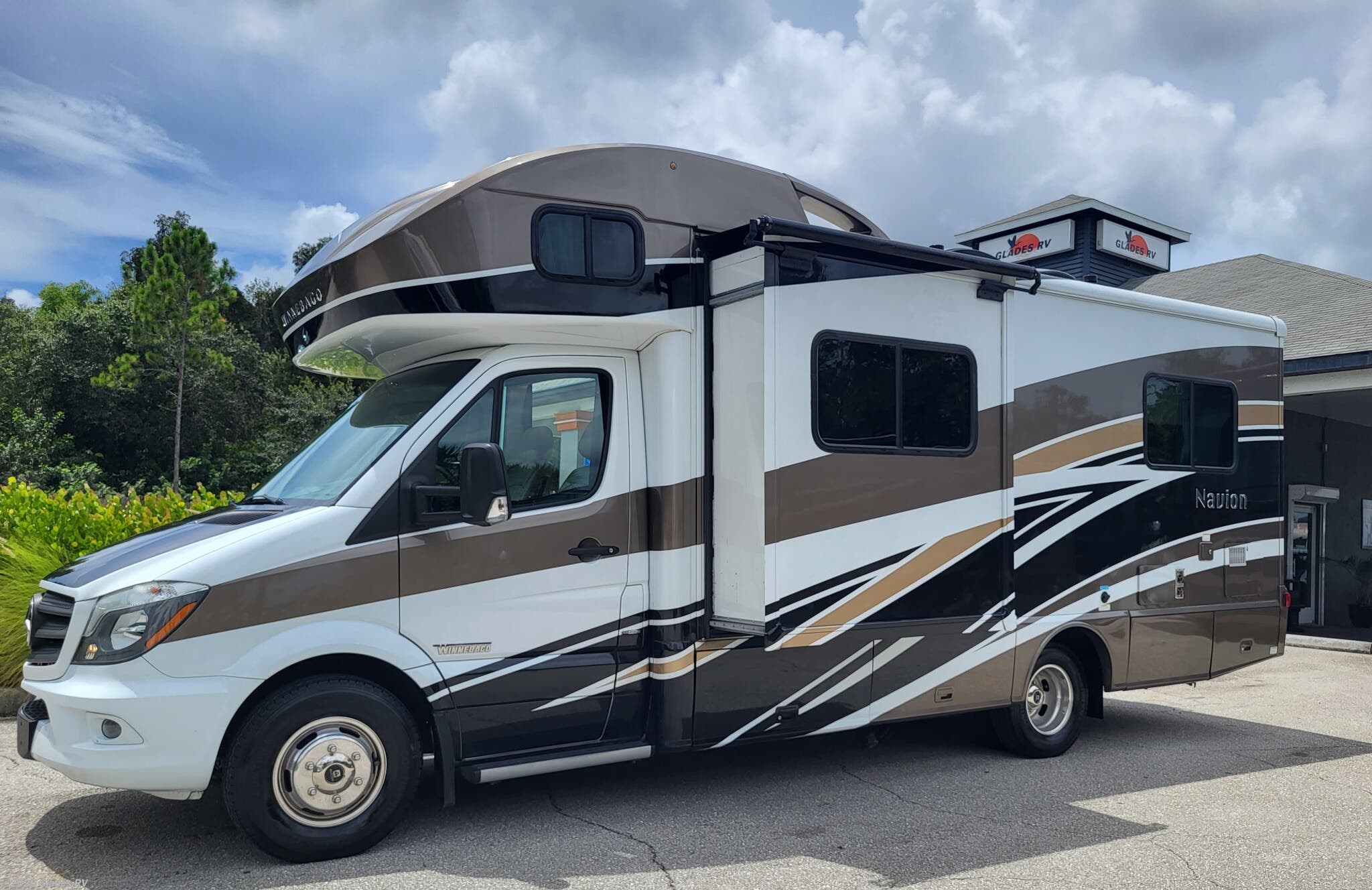 2017 mercedes winnebago navion