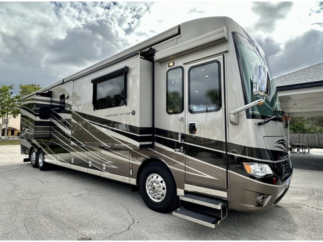 2018 Newmar Dutch Star 4327 - Used Diesel Pusher For Sale by Glades RV in Fort Myers, Florida