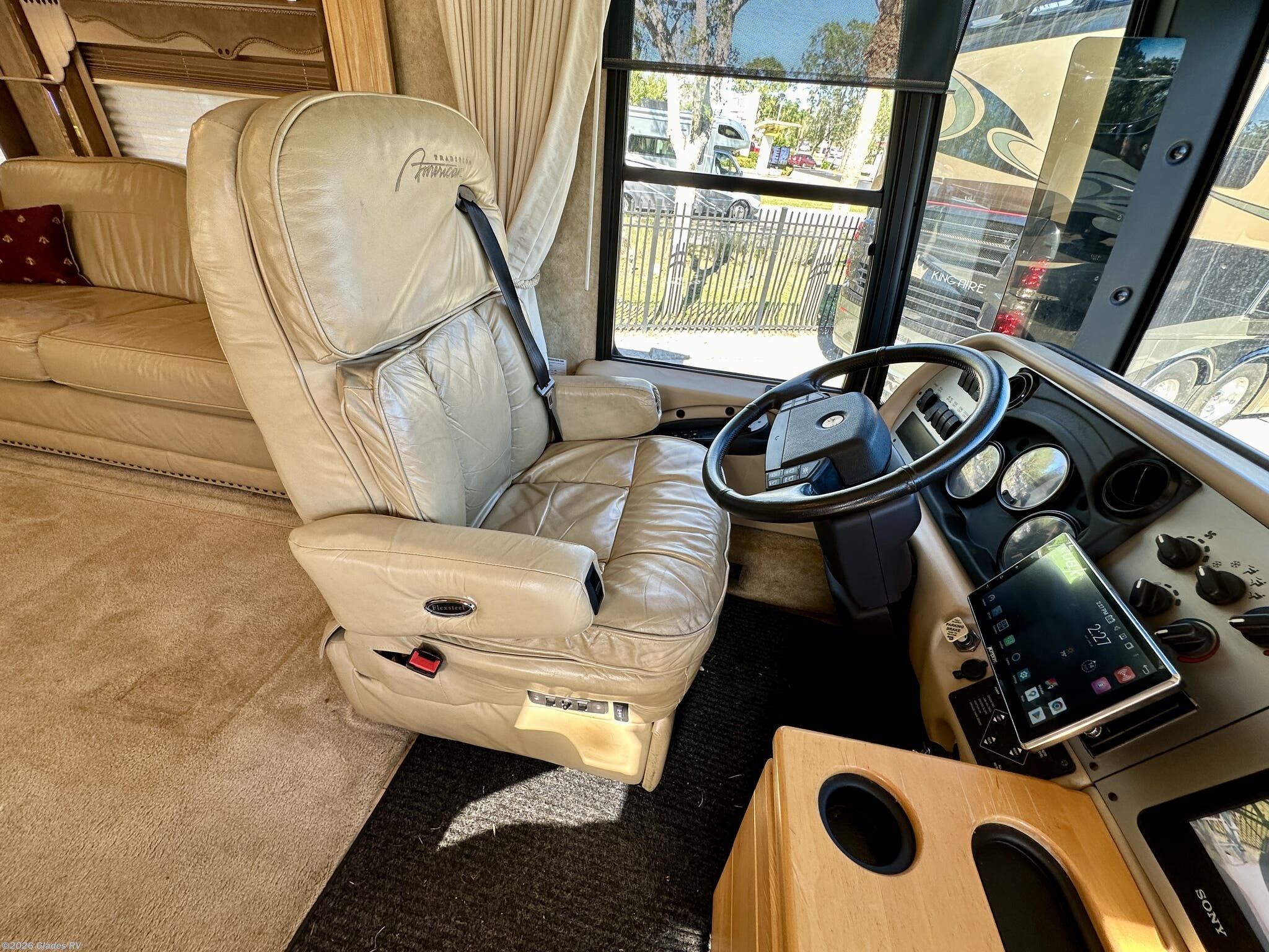 2004 American Coach American Tradition 40J #1358 - For Sale in Fort ...