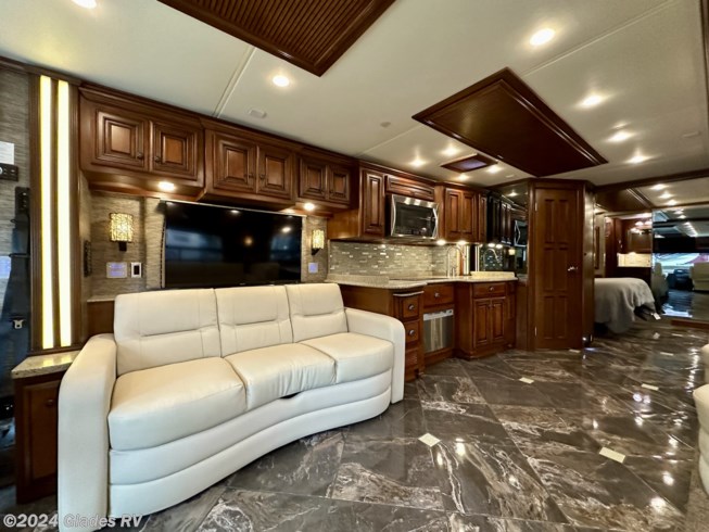 2015 Dutch Star 4018 by Newmar from Glades RV in Fort Myers, Florida