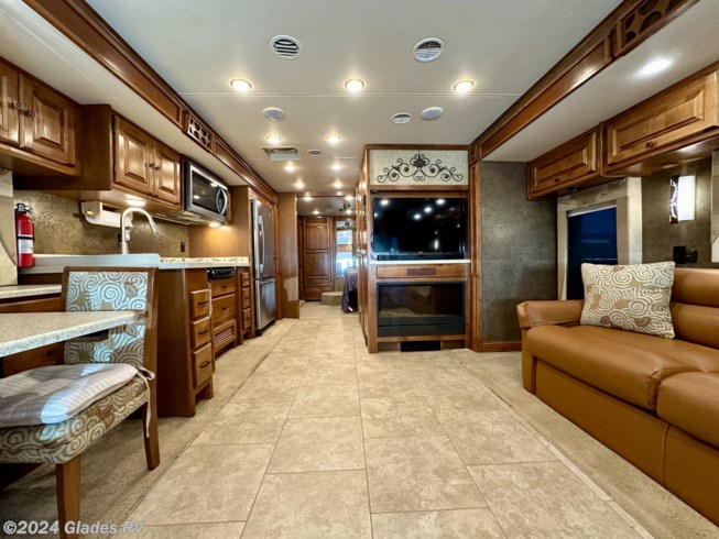2014 Tiffin Allegro Red 33 AA - Used Diesel Pusher For Sale by Glades RV in Fort Myers, Florida