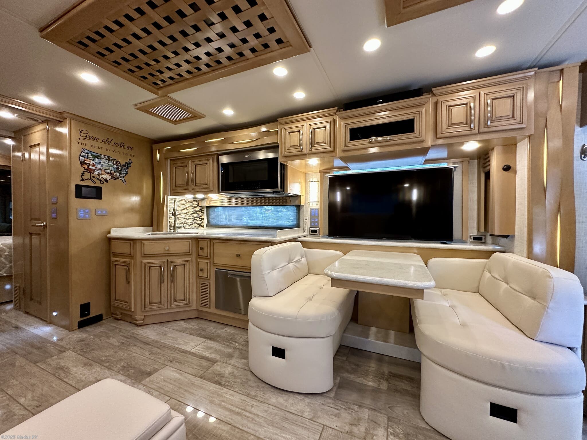 Used 2019 Newmar New Aire 3341 available in Fort Myers, Florida