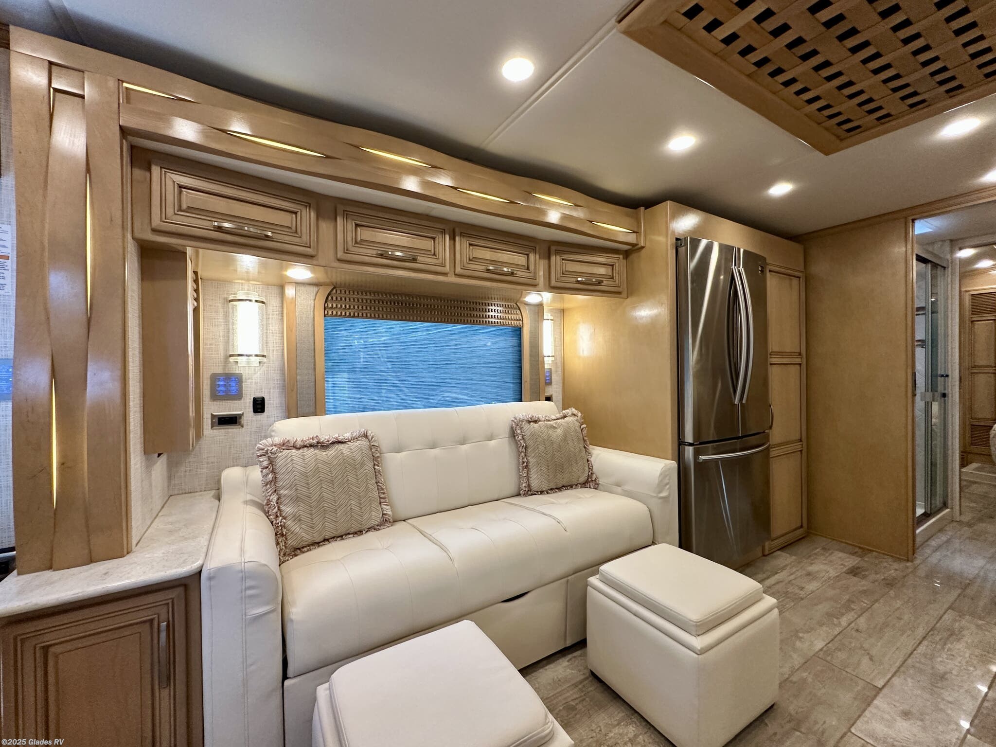 2019 New Aire 3341 by Newmar from Glades RV in Fort Myers, Florida