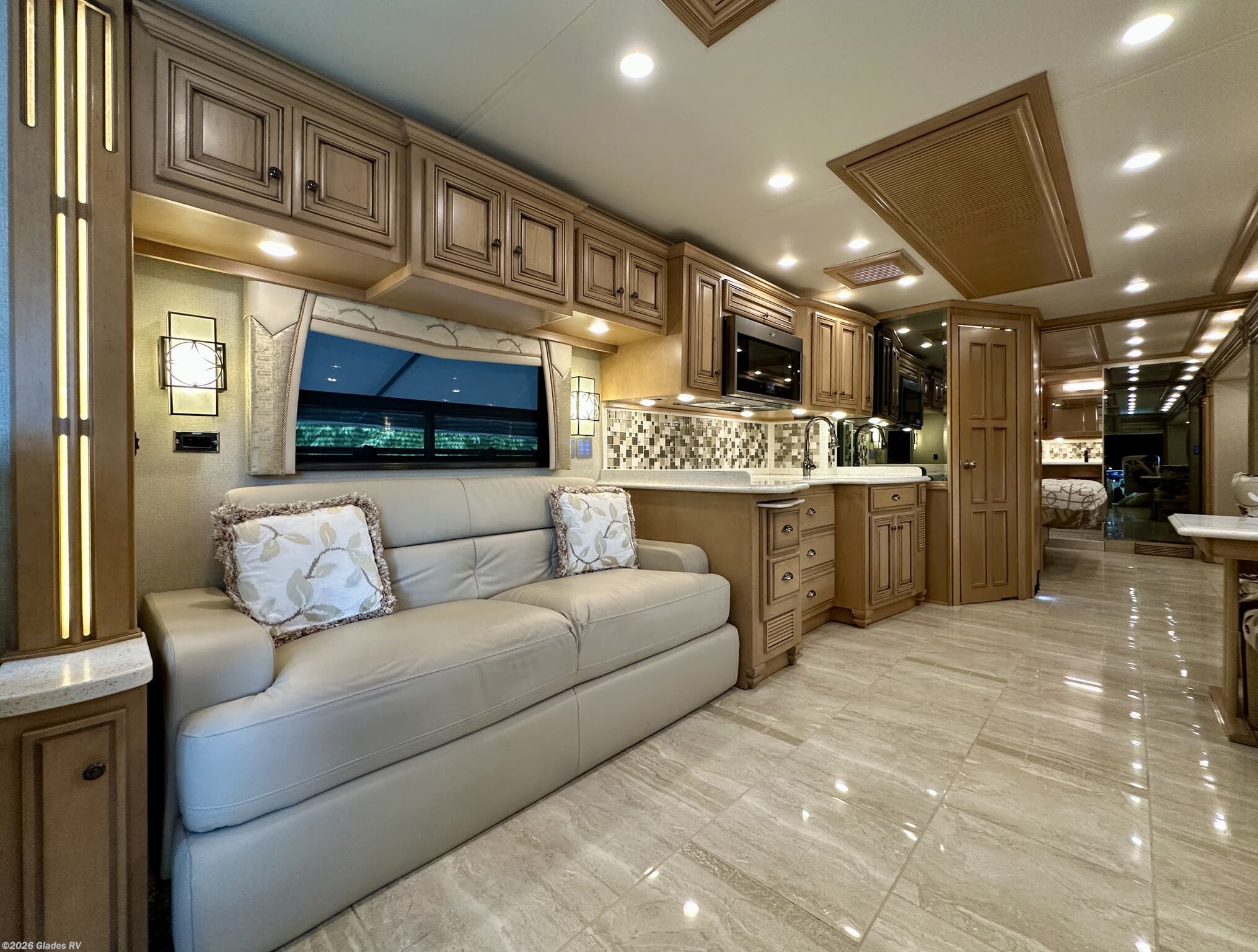 2018 Dutch Star 4018 by Newmar from Glades RV in Fort Myers, Florida