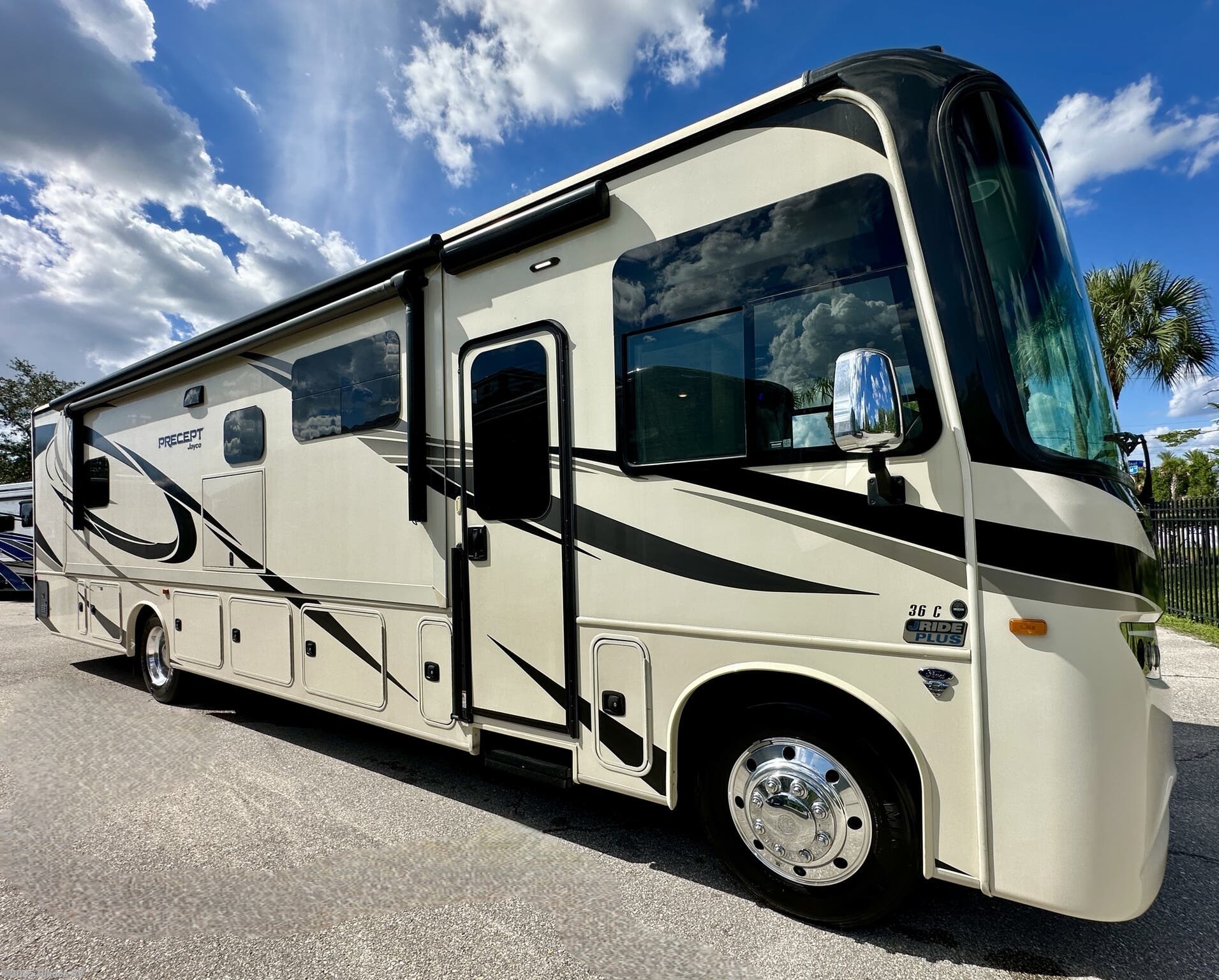 <span style='text-decoration:line-through;'>2022 Jayco Precept</span>