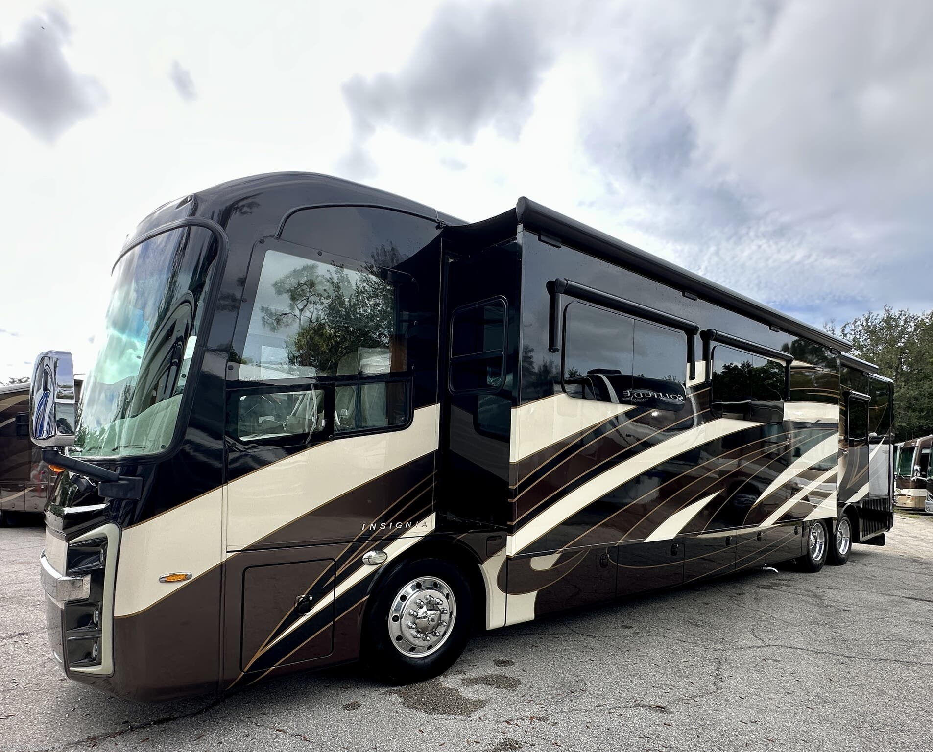 2017 Entegra Coach Insignia 44W #1544 - For Sale in Fort Myers, FL