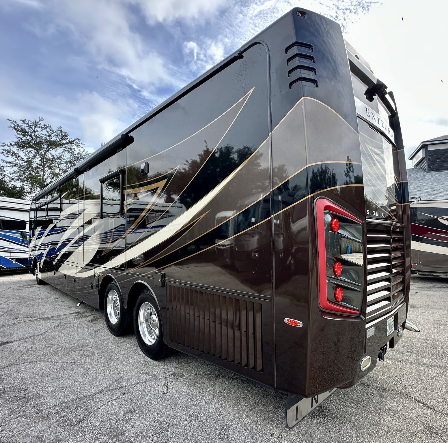 2017 Entegra Coach Insignia 44W #1544 - For Sale in Fort Myers, FL