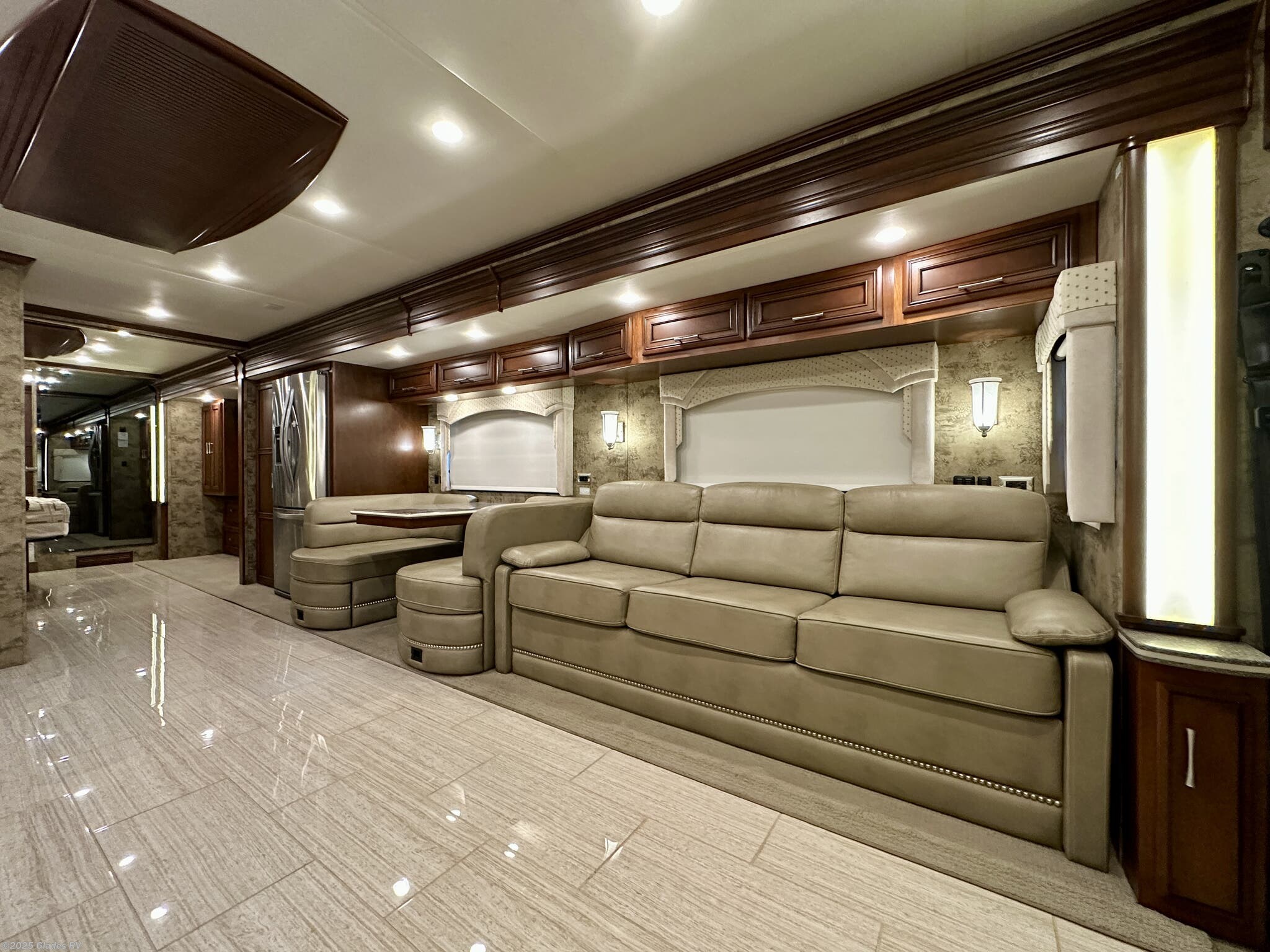 Used 2016 Newmar Ventana 4369 available in Fort Myers, Florida