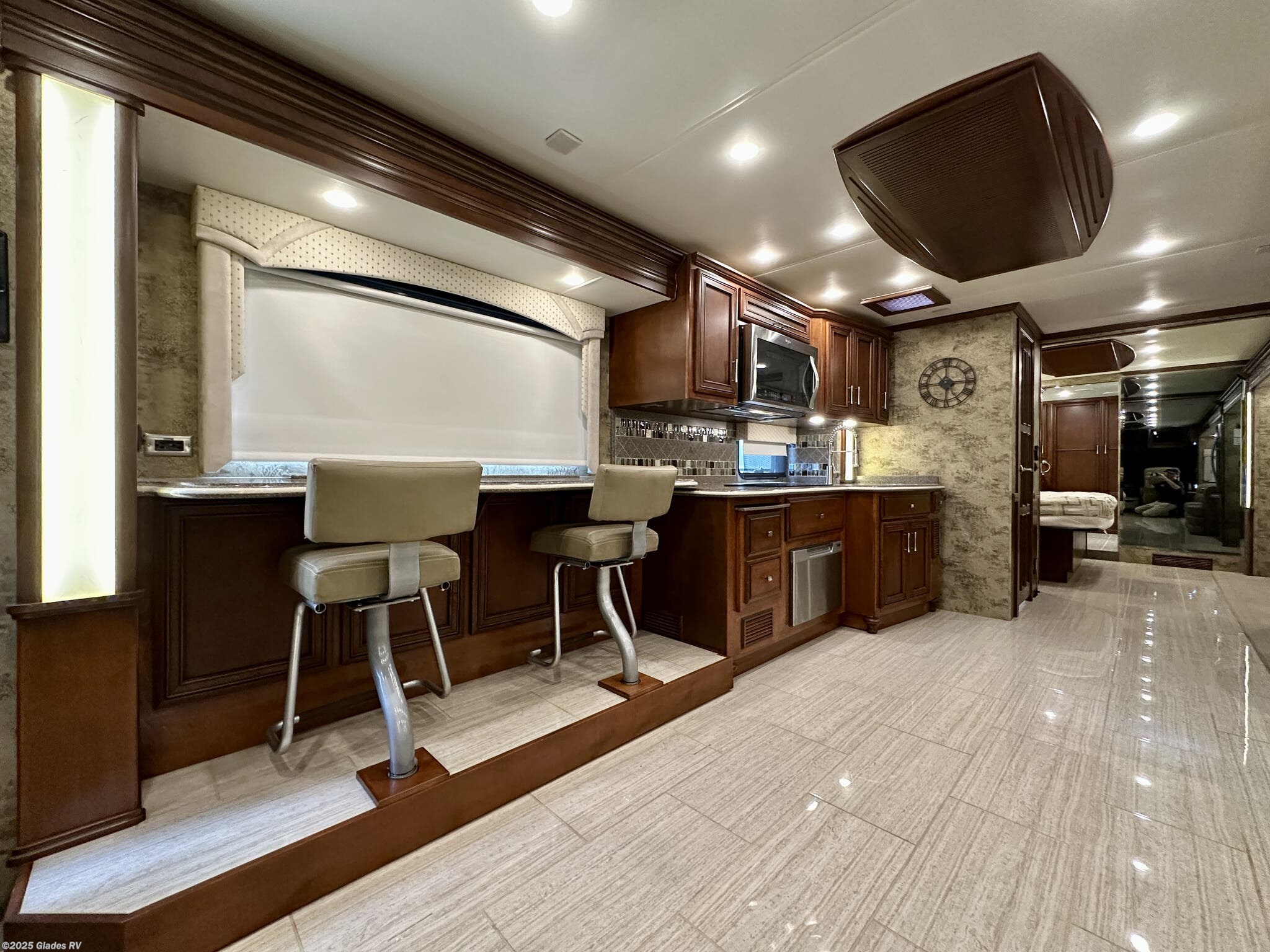 2016 Ventana 4369 by Newmar from Glades RV in Fort Myers, Florida