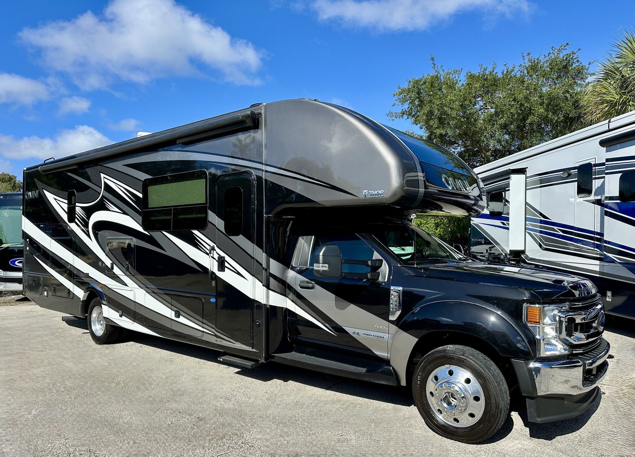 2022 Thor Motor Coach Omni SV34