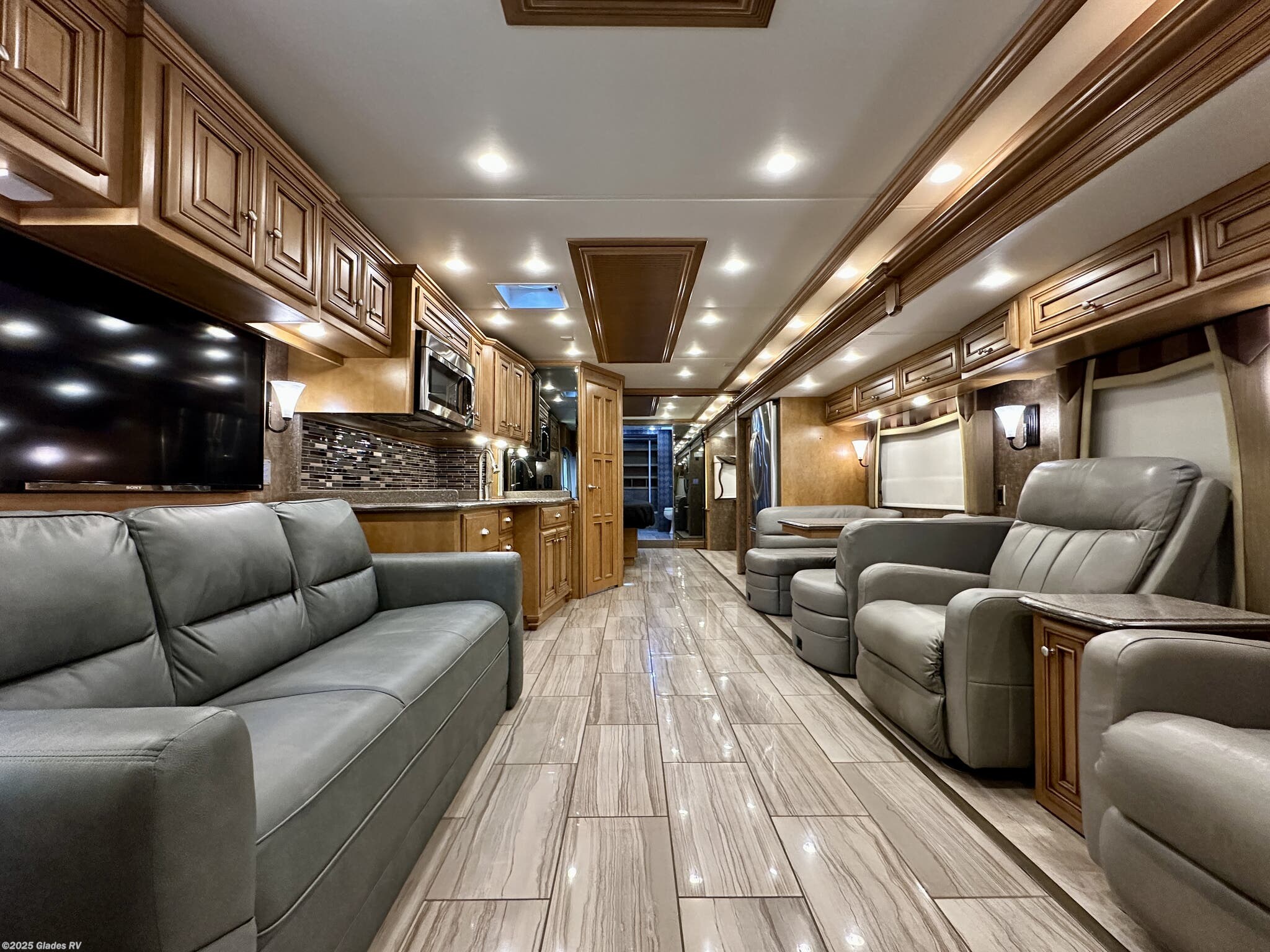 2014 Newmar Dutch Star 4364 - Used Diesel Pusher For Sale by Glades RV in Fort Myers, Florida features King Size Bed, Residential Refrigerator, Exterior Freezer, Automatic Leveling Jacks, Central Vacuum