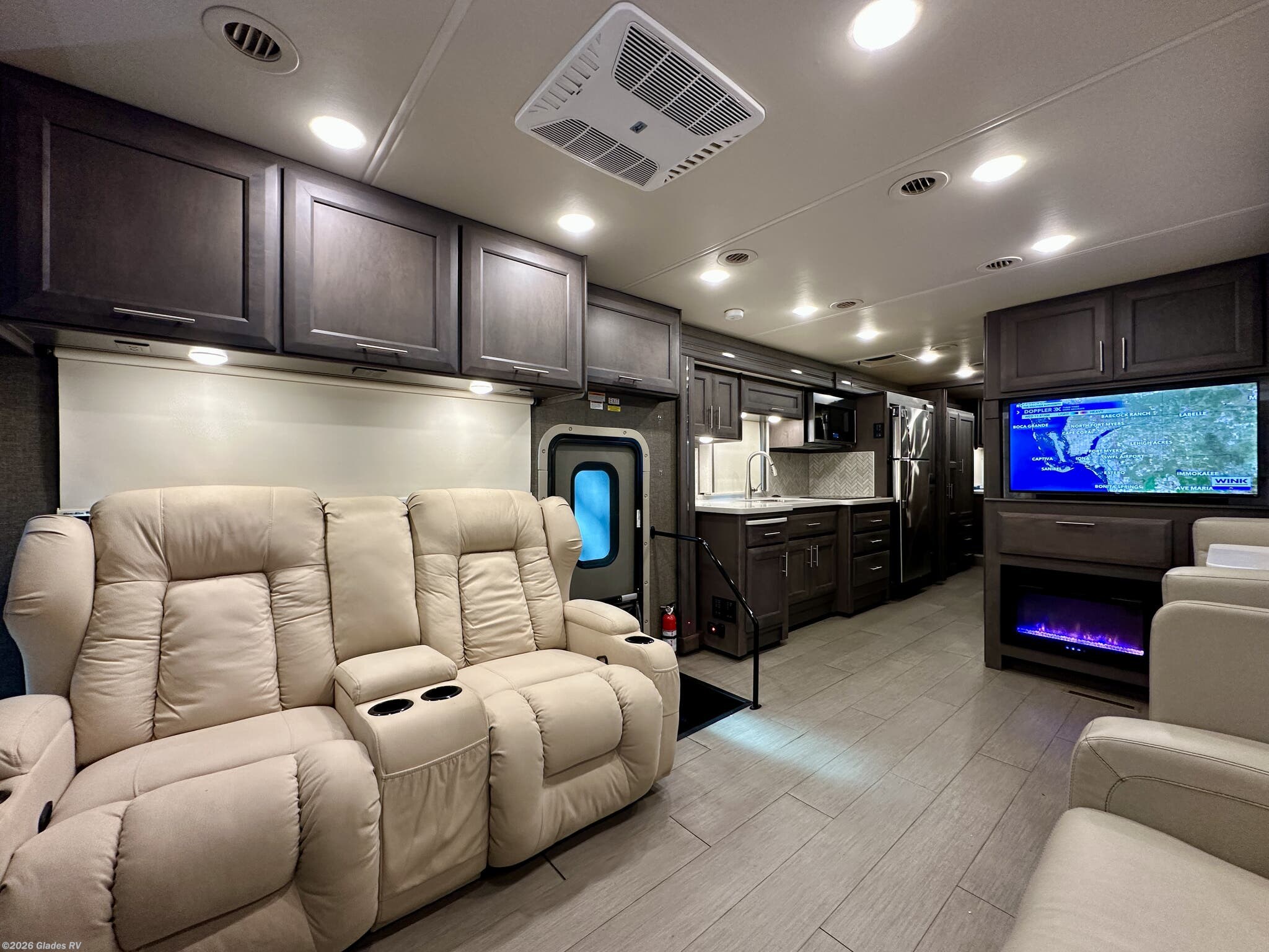 2021 Palazzo 37.4 by Thor Motor Coach from Glades RV in Fort Myers, Florida