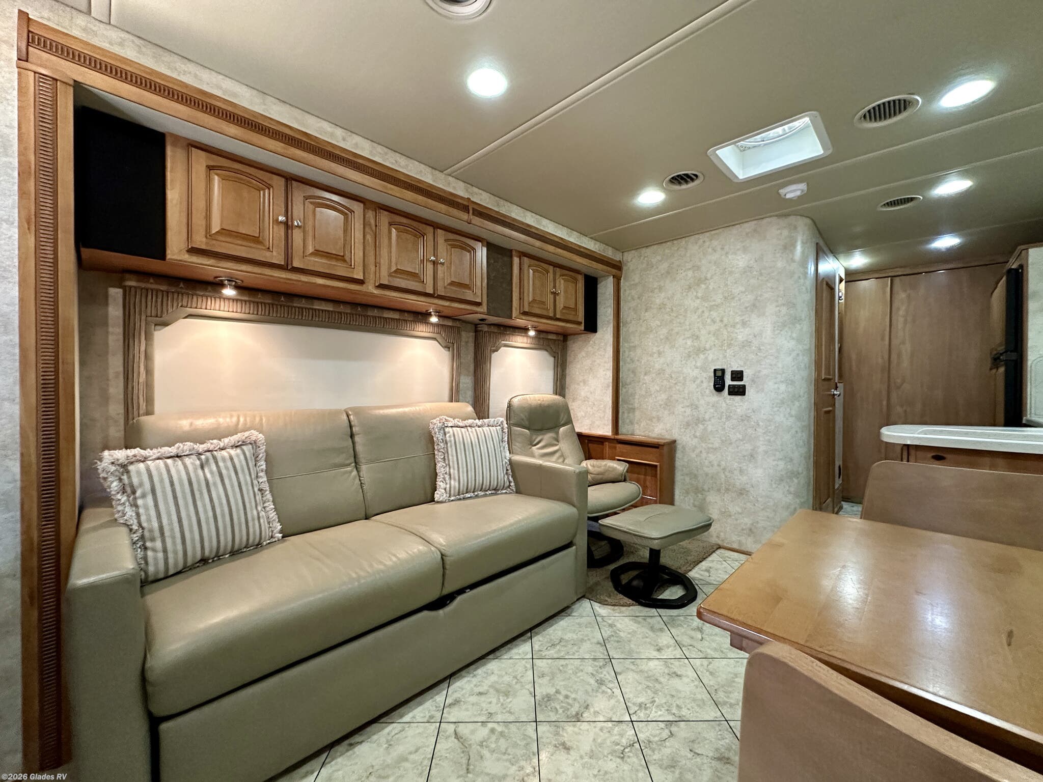2011 Journey Express 34Y by Winnebago from Glades RV in Fort Myers, Florida