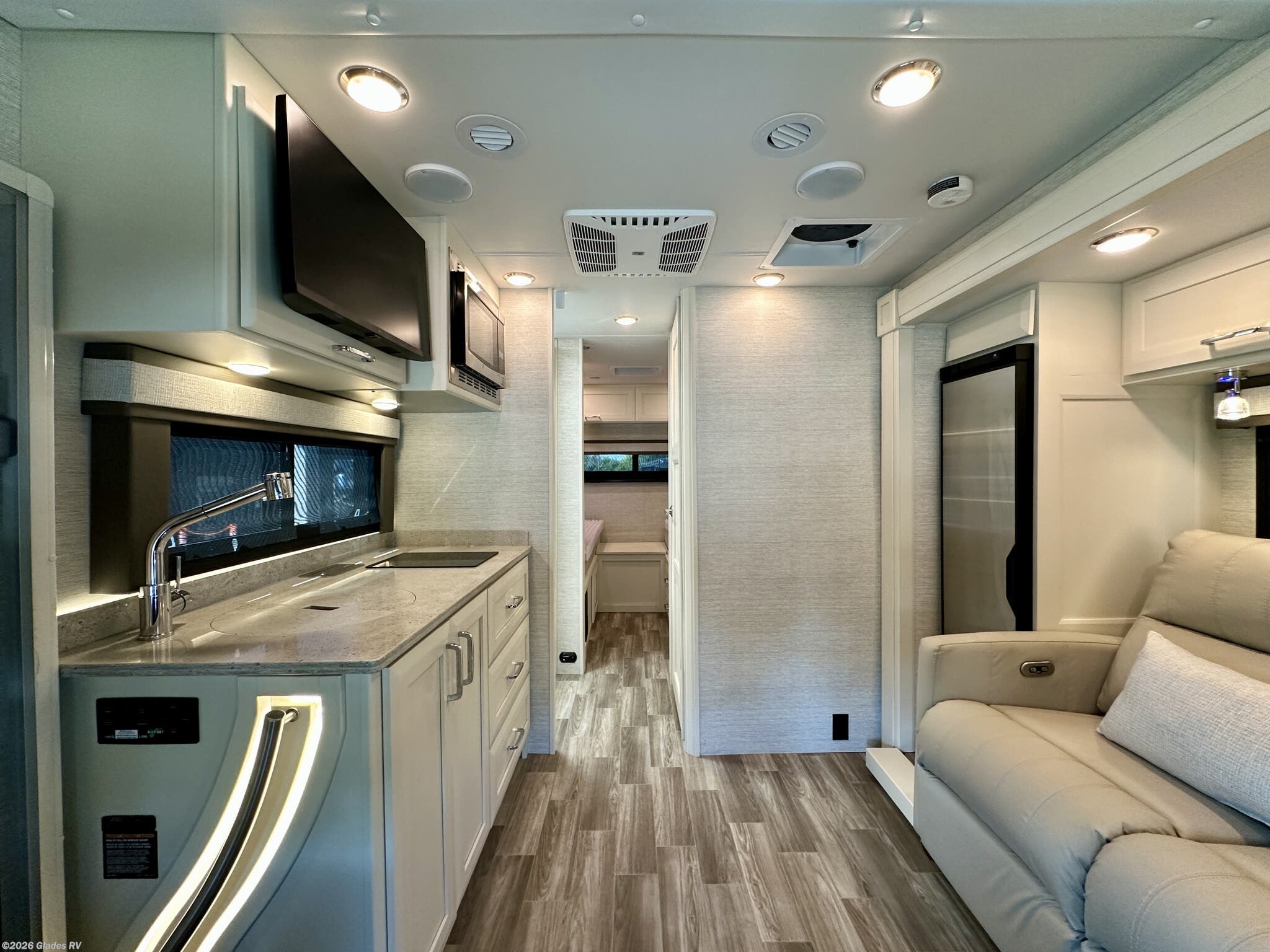 2023 Tiffin Wayfarer 25TW - Used Class C For Sale by Glades RV in Fort Myers, Florida features Side View Cameras, Inverter, 30 Amp Service, Power Entrance Step, Central Vacuum