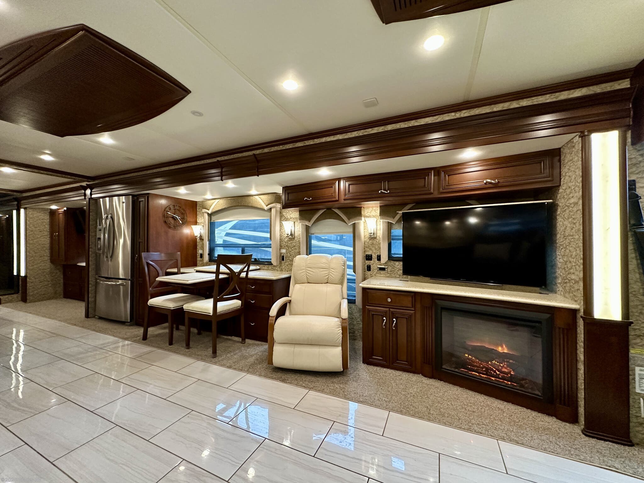 Used 2015 Newmar Ventana 4037 available in Fort Myers, Florida