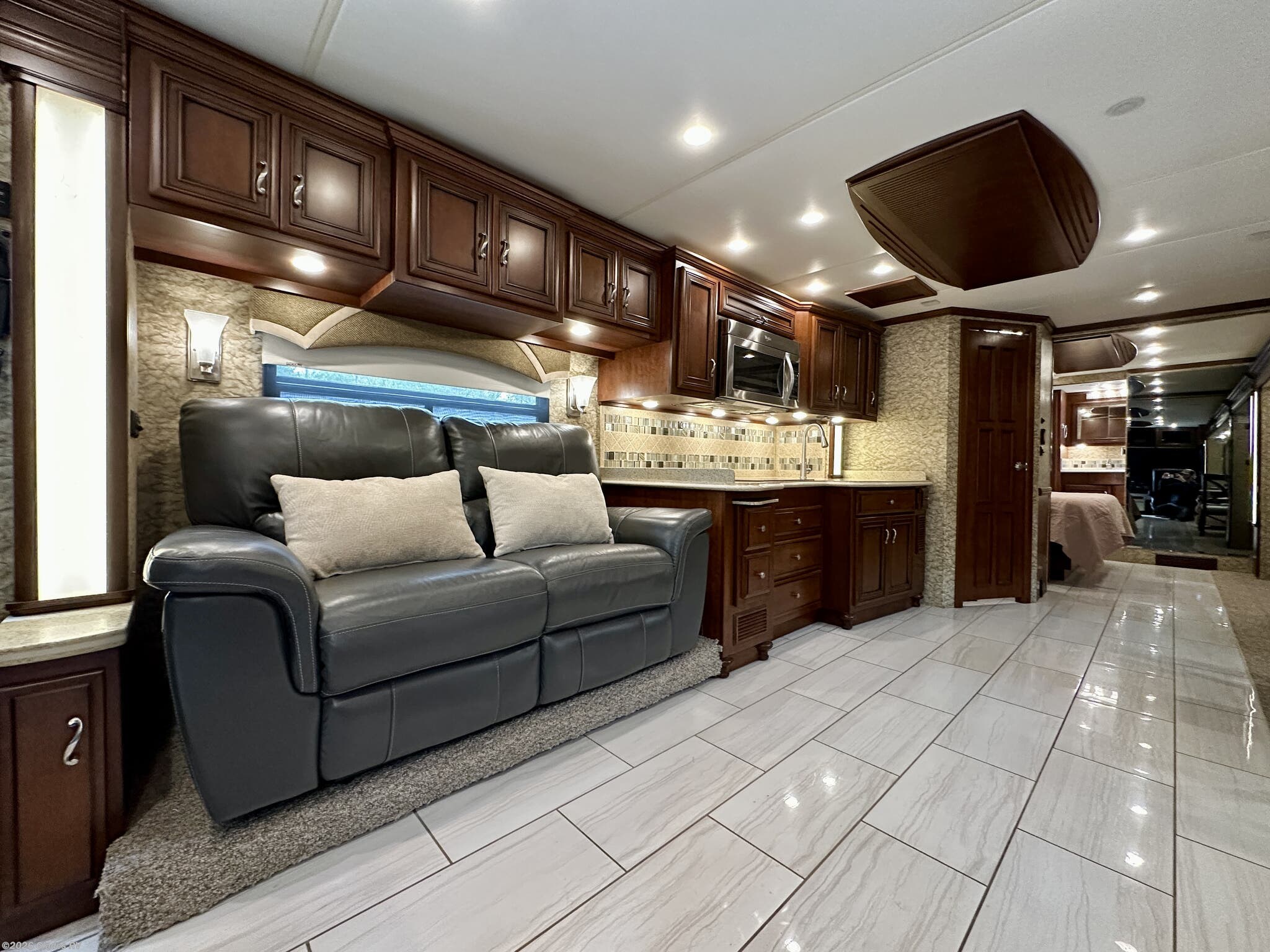 2015 Ventana 4037 by Newmar from Glades RV in Fort Myers, Florida
