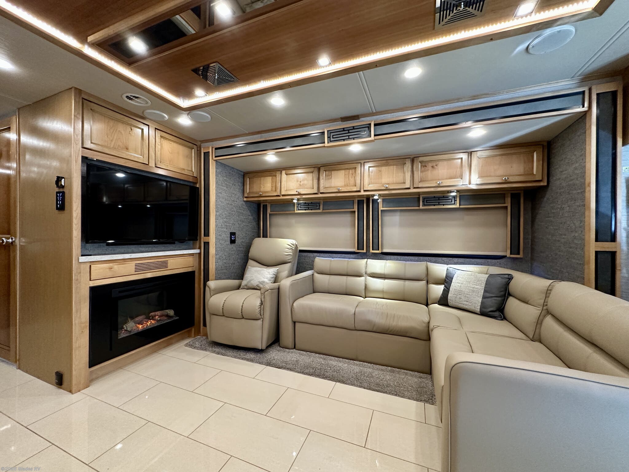 Used 2020 Tiffin Allegro Red 33 AA available in Fort Myers, Florida