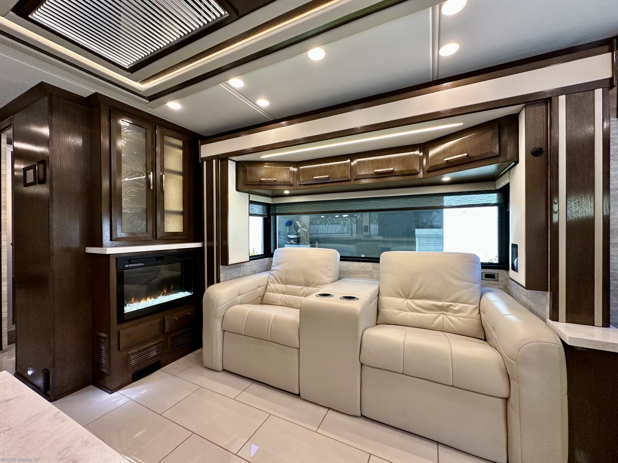 Used 2022 Newmar New Aire 3543 available in Fort Myers, Florida