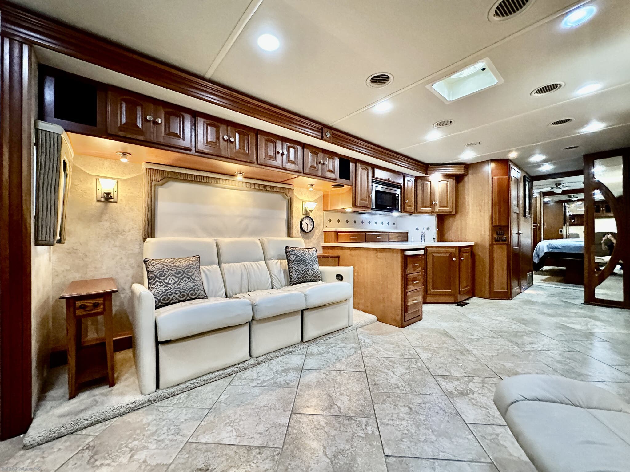 2011 Journey Express 40U by Winnebago from Glades RV in Fort Myers, Florida