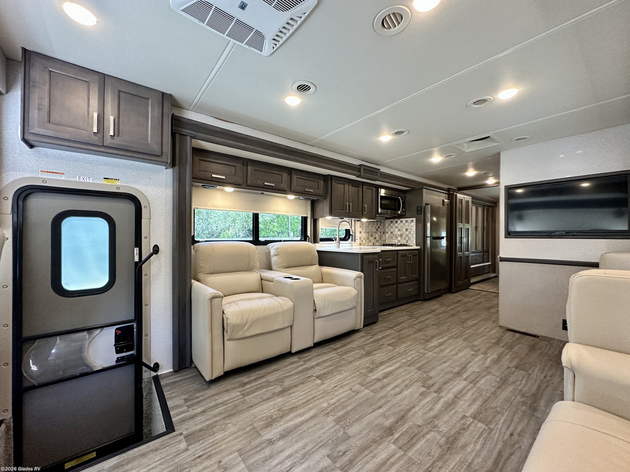 2023 Miramar 35.2 by Thor Motor Coach from Glades RV in Fort Myers, Florida