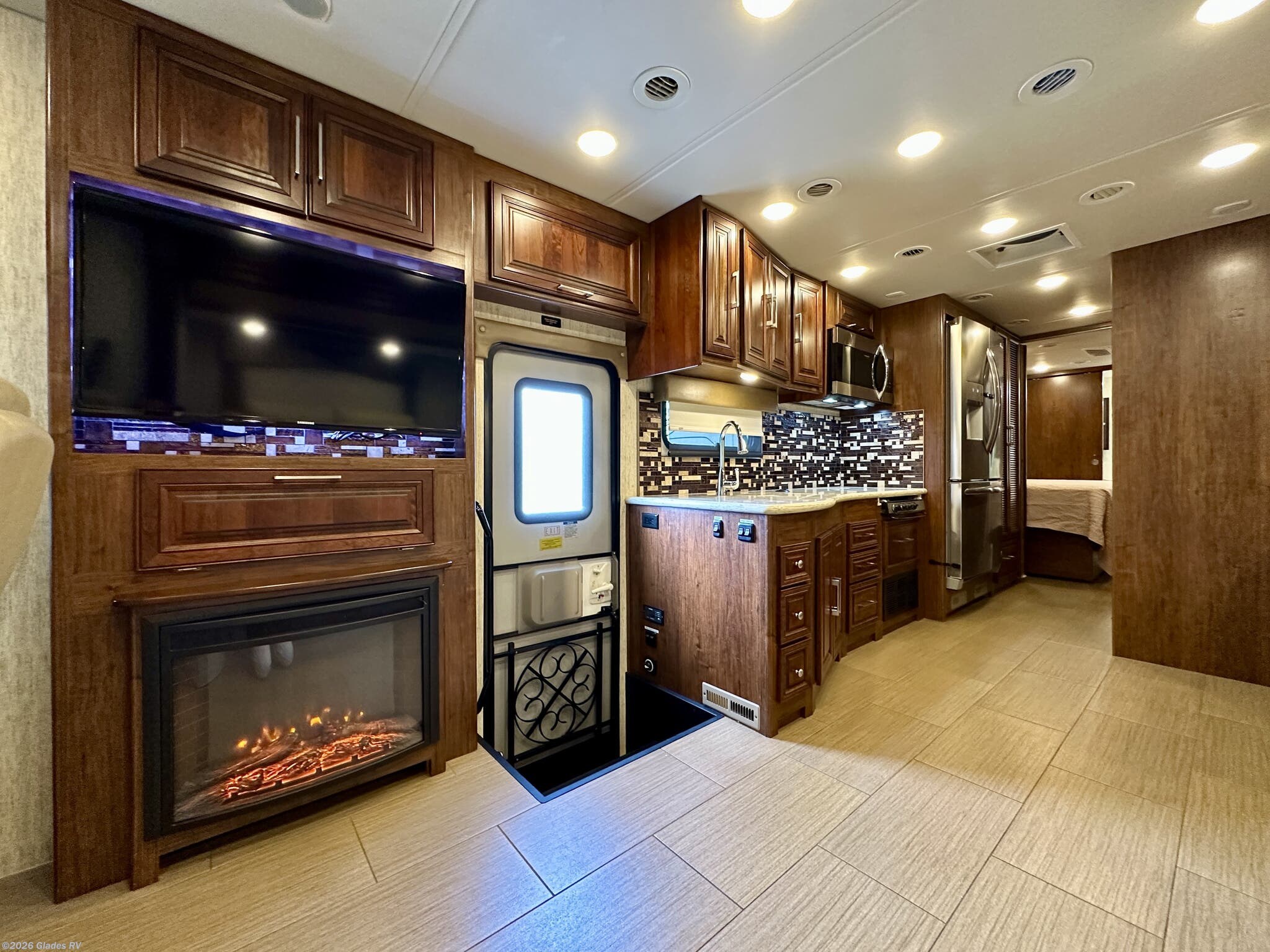 2019 Mirada Select 37TB by Coachmen from Glades RV in Fort Myers, Florida