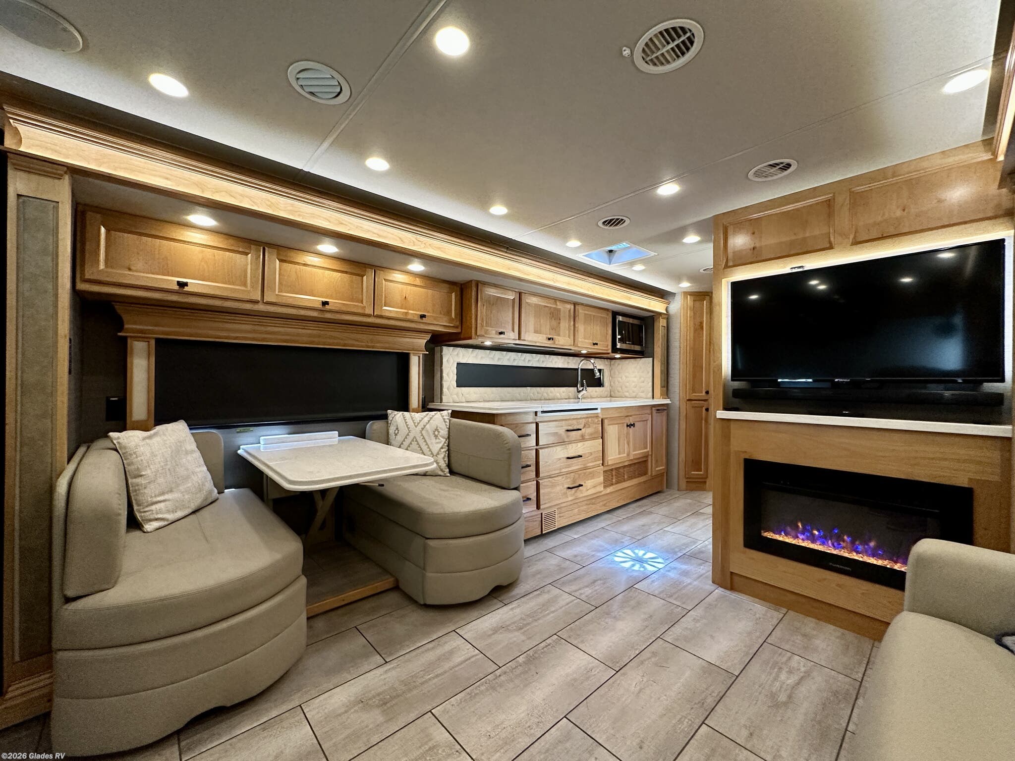 2022 Allegro Breeze 33 BR by Tiffin from Glades RV in Fort Myers, Florida