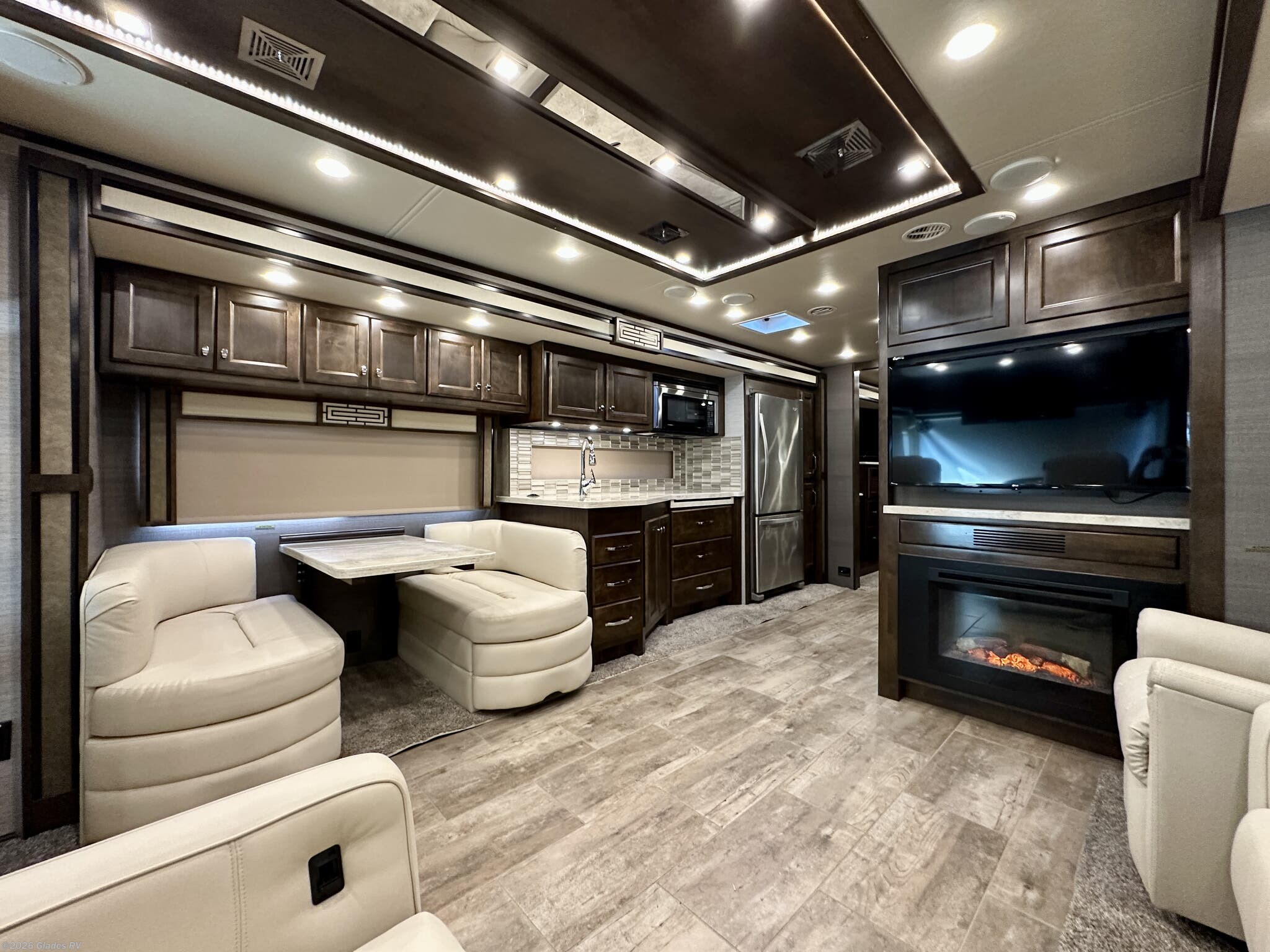 2020 Allegro Red 33 AA by Tiffin from Glades RV in Fort Myers, Florida