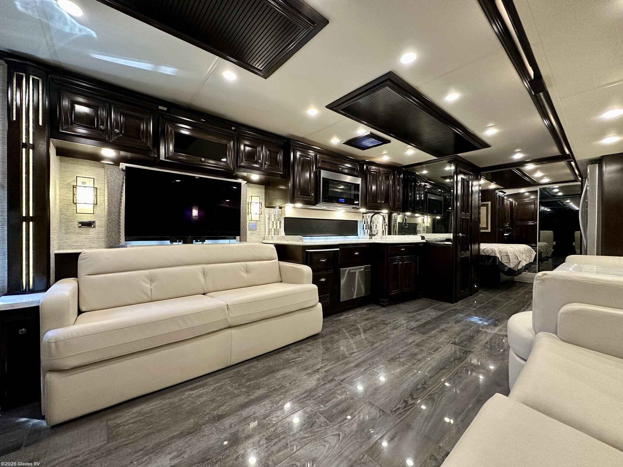 2018 Dutch Star 4369 by Newmar from Glades RV in Fort Myers, Florida