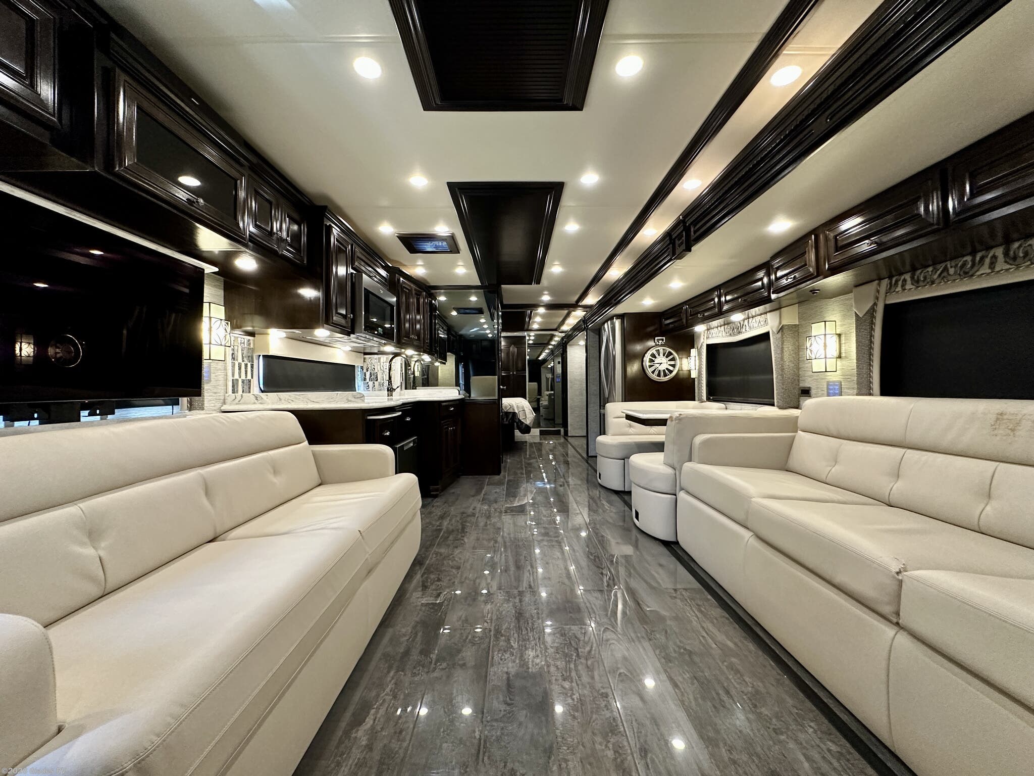 2018 Newmar Dutch Star 4369 - Used Diesel Pusher For Sale by Glades RV in Fort Myers, Florida features Escape Door, Automatic Leveling Jacks, Power Entrance Step, Hydronic Heat, Bath & 1/2