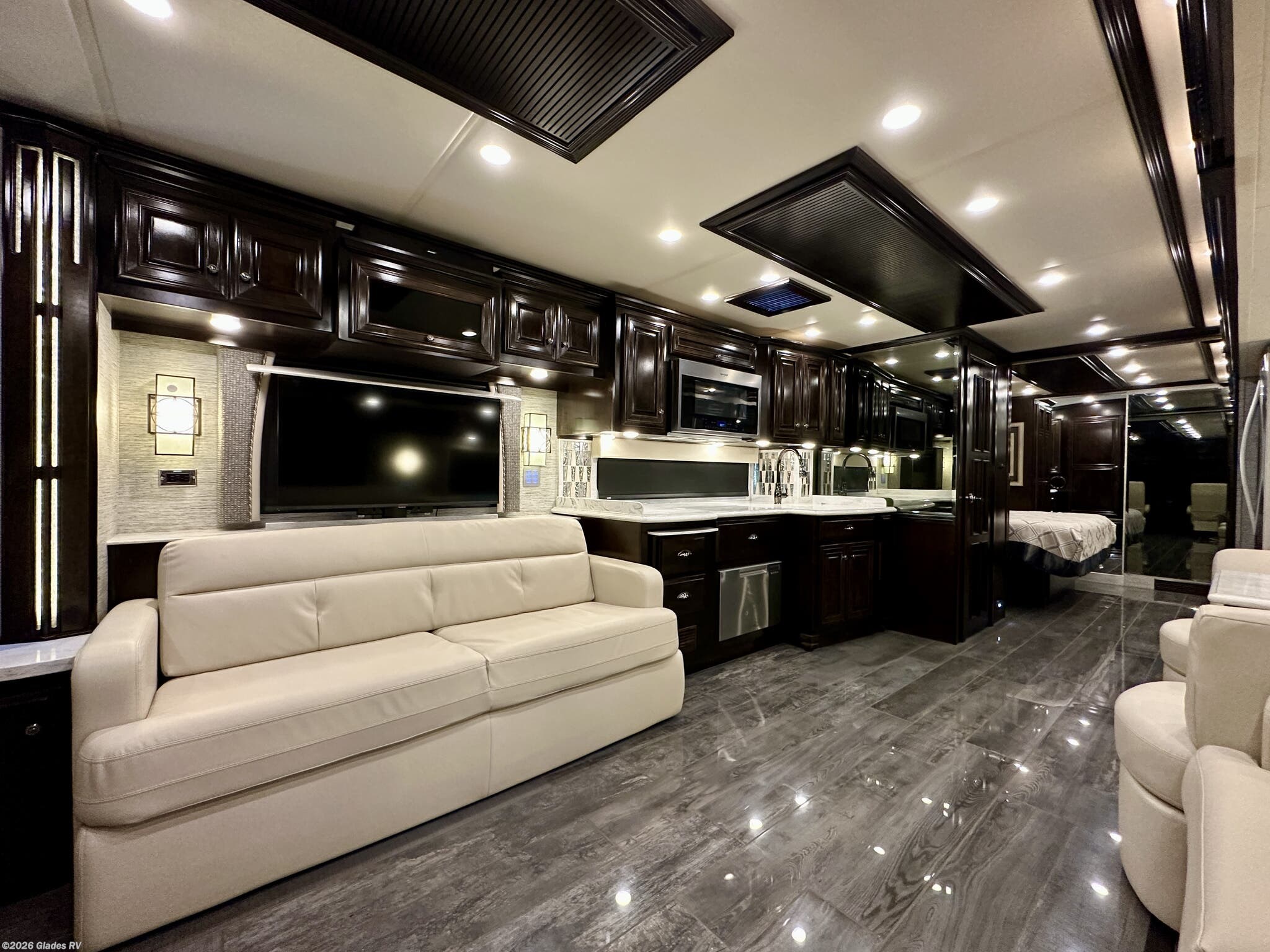 2018 Dutch Star 4369 by Newmar from Glades RV in Fort Myers, Florida