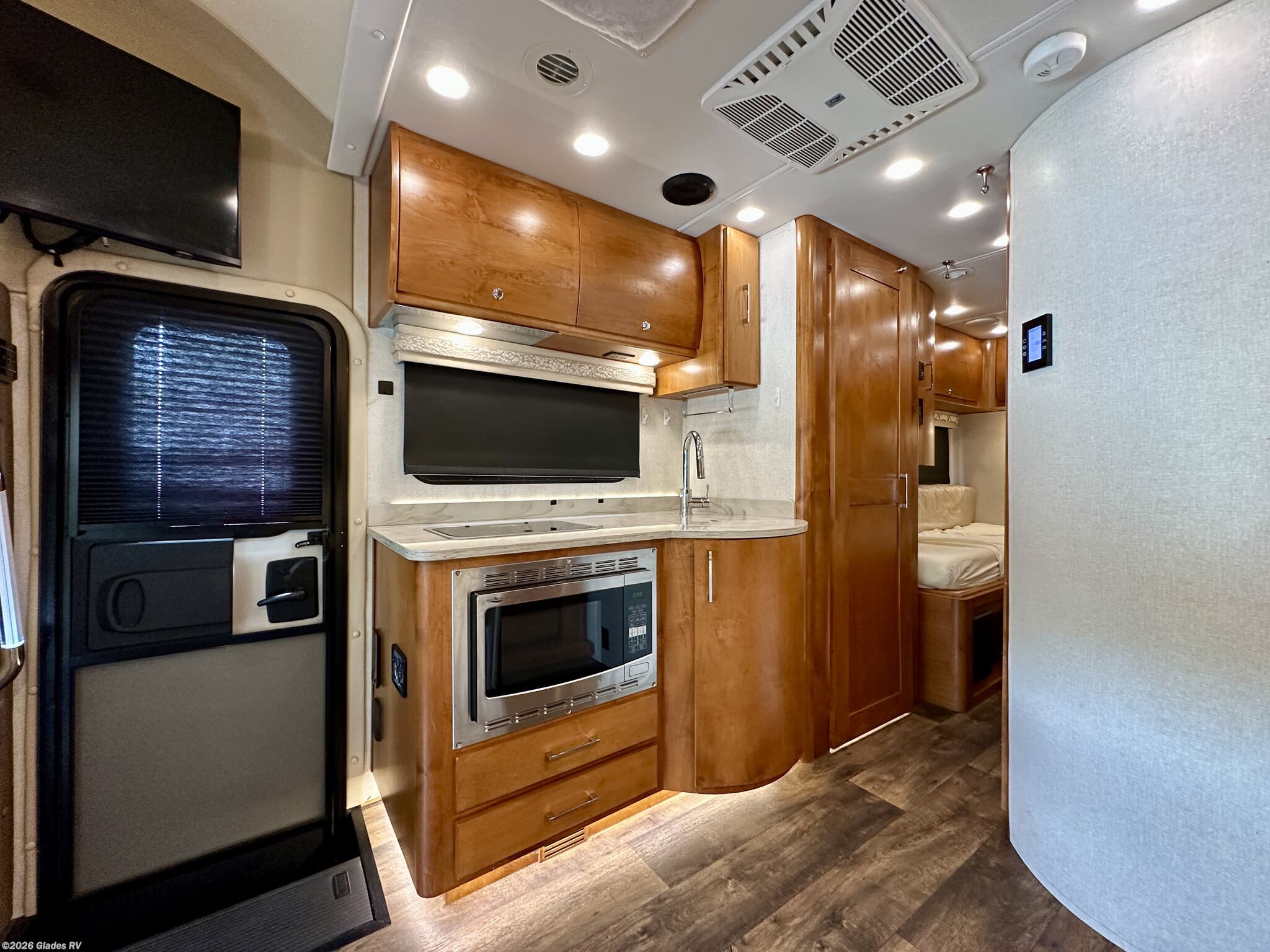2019 Wayfarer 24 TW by Tiffin from Glades RV in Fort Myers, Florida