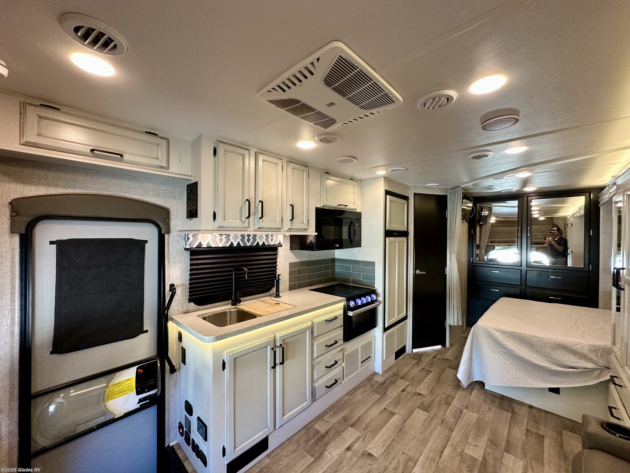 2022 Odyssey 24B by Entegra Coach from Glades RV in Fort Myers, Florida