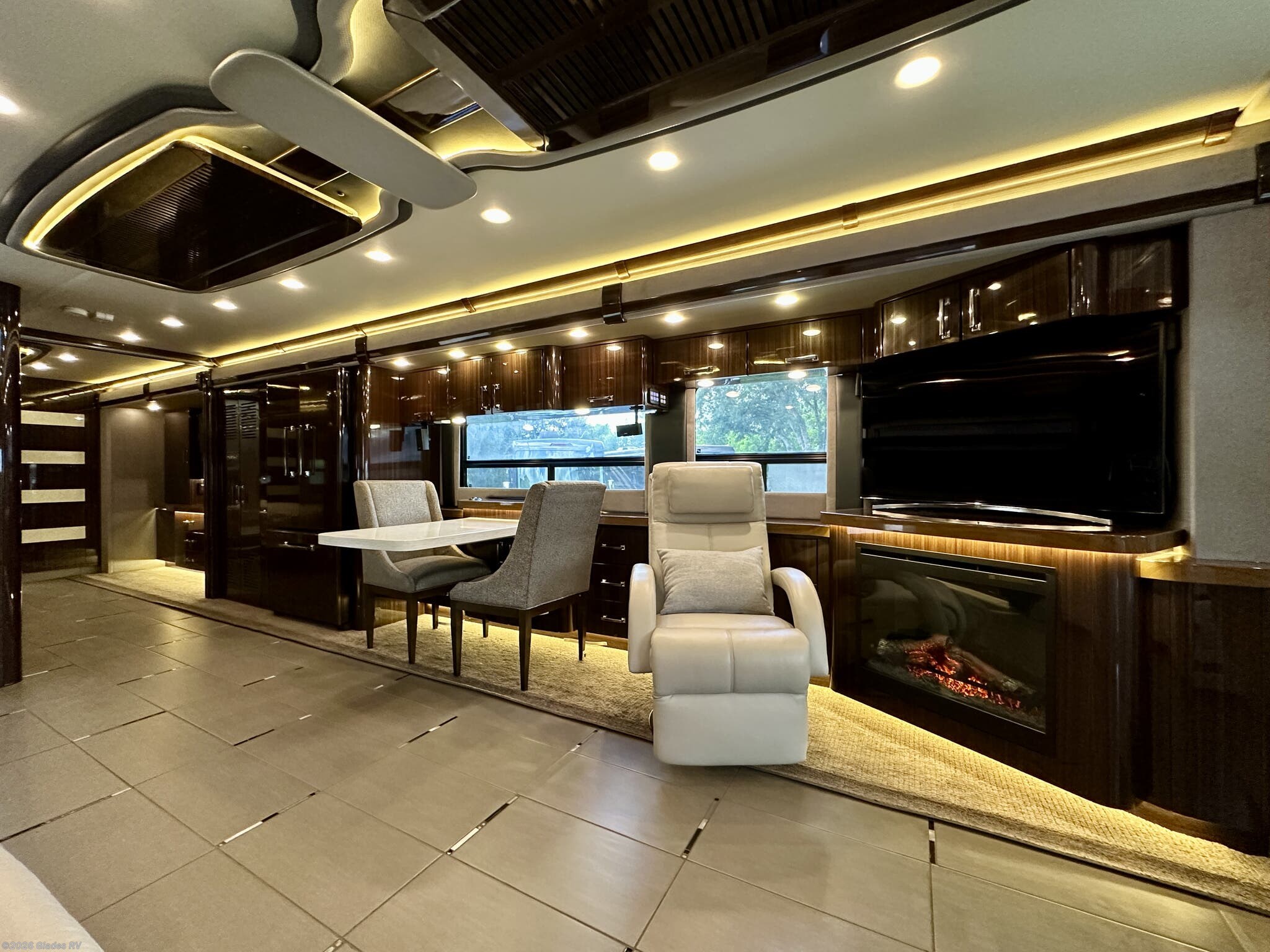 Used 2016 American Coach American Heritage 45C available in Fort Myers, Florida