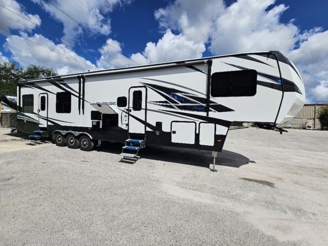2018 Dutchmen Voltage V3815 - Used Toy Hauler For Sale by KA RV Repair & Sales in DeBary, Florida