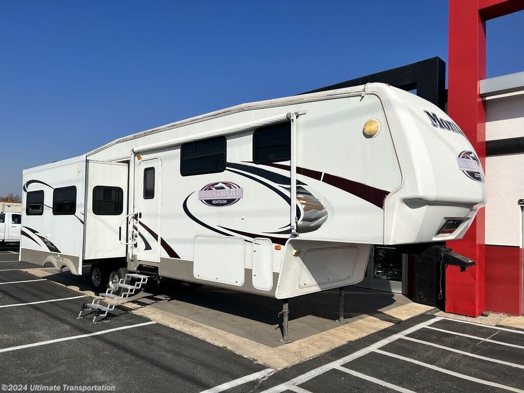 2008 Keystone Montana Mountaineer 324RLQ RV for Sale in Fargo, ND 58103 ...