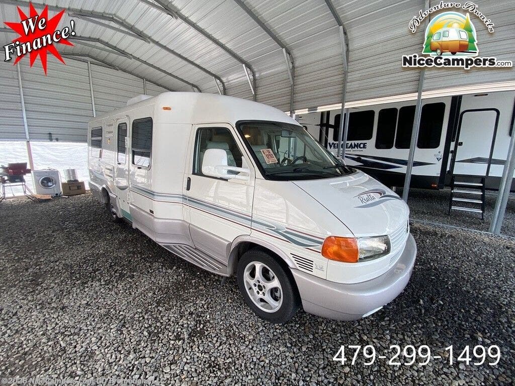2005 Winnebago Rialta 22HD