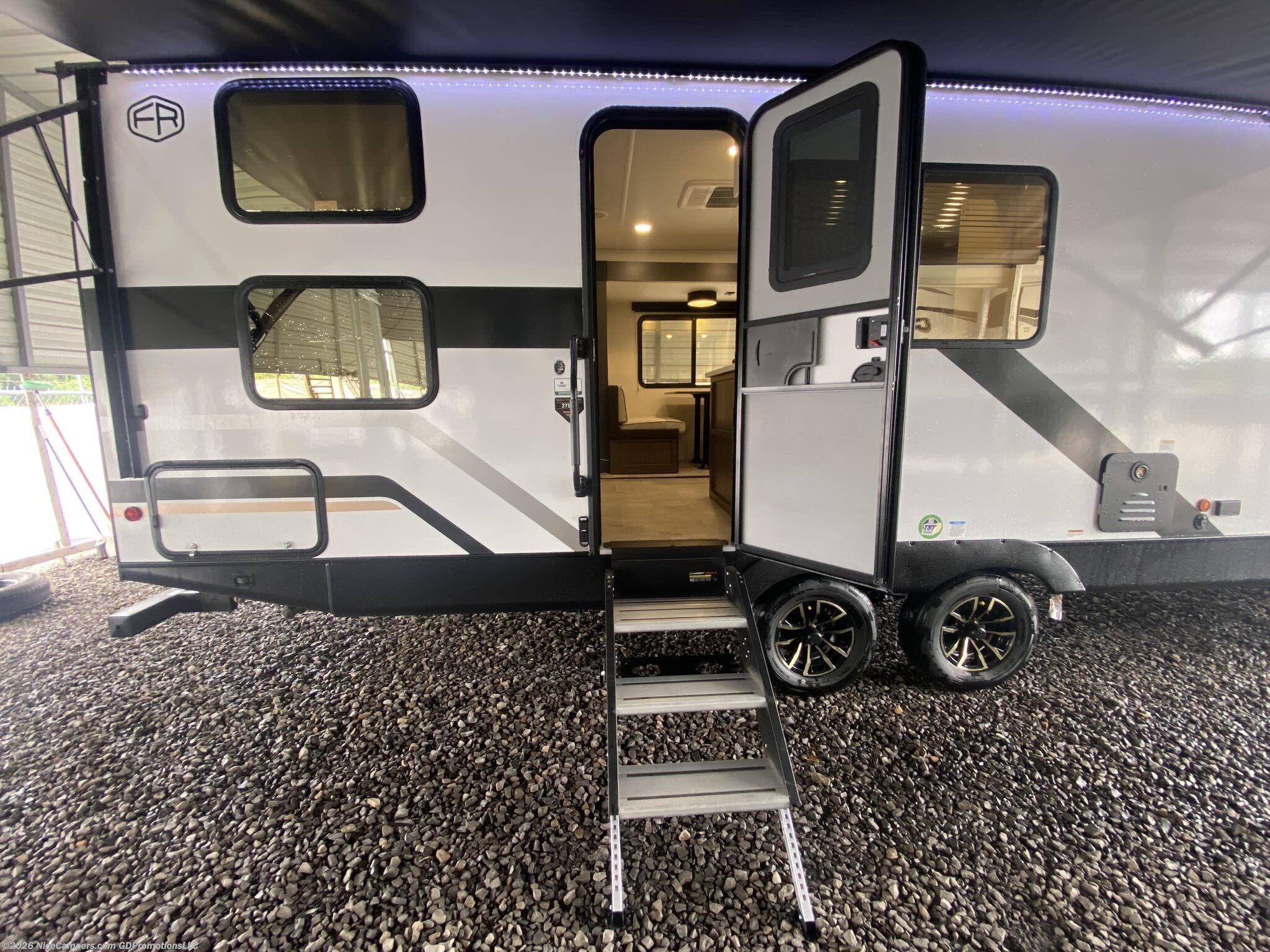 2026 Tracer 275BH by Prime Time from NiceCampers.com in Russellville, Arkansas